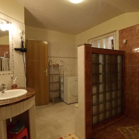 With A Parking Space - 14946